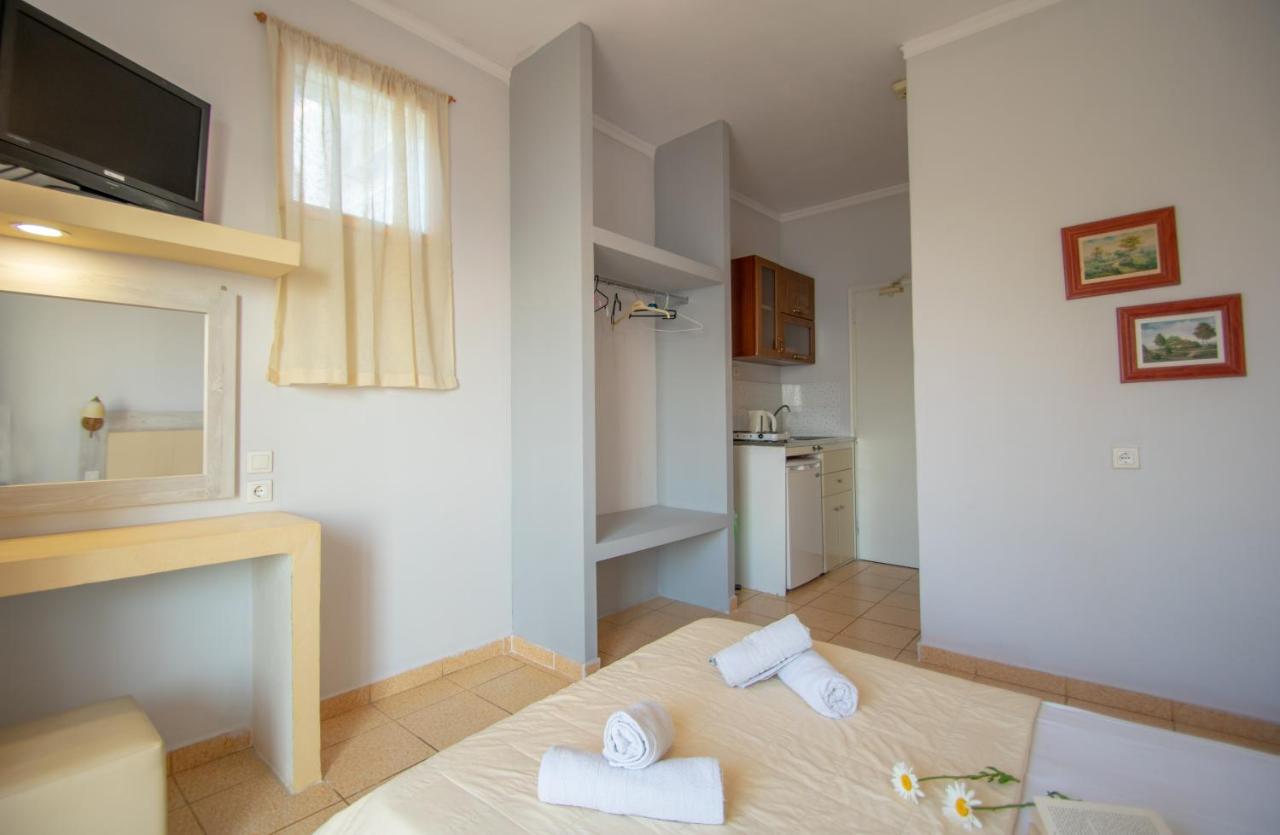 Agoulos Beach Hotel Argási Eksteriør bilde