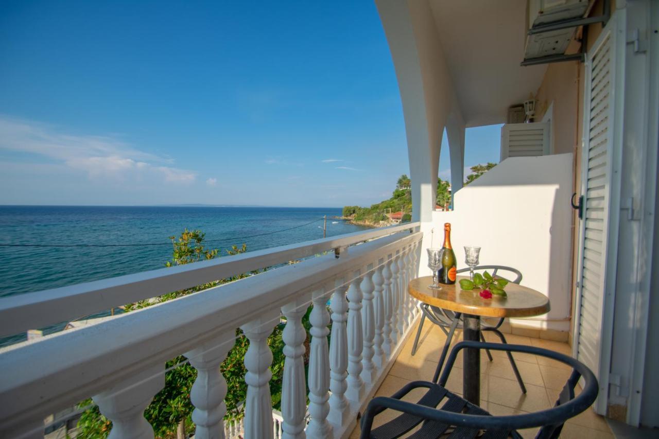 Agoulos Beach Hotel Argási Eksteriør bilde