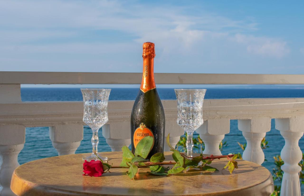 Agoulos Beach Hotel Argási Eksteriør bilde