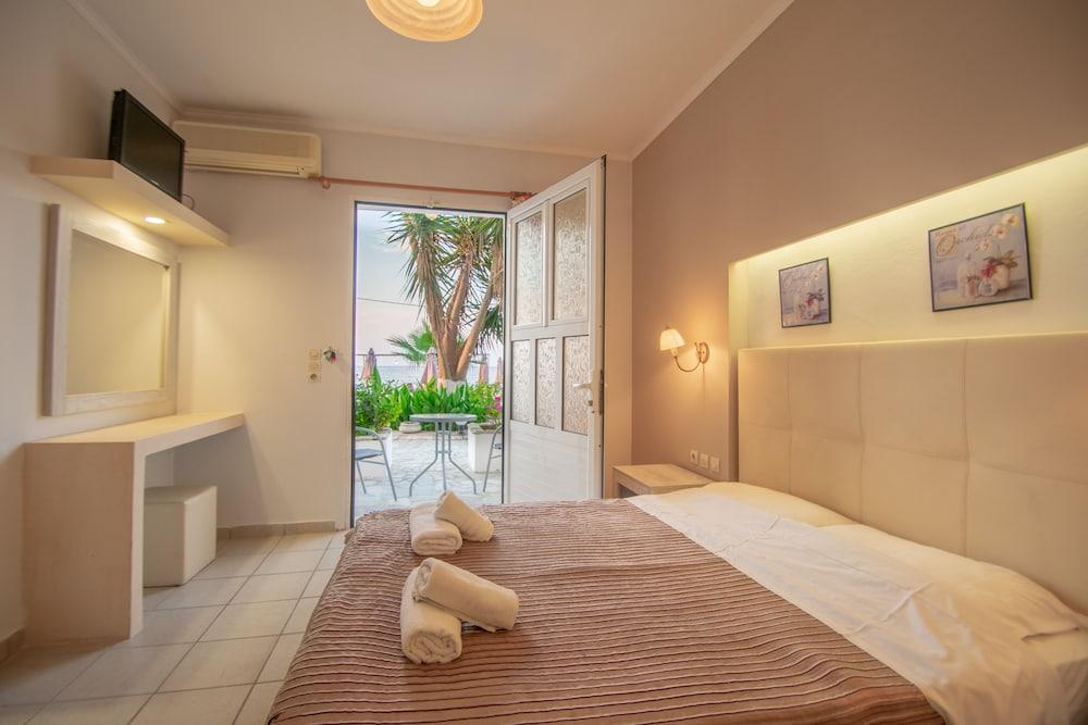 Agoulos Beach Hotel Argási Eksteriør bilde