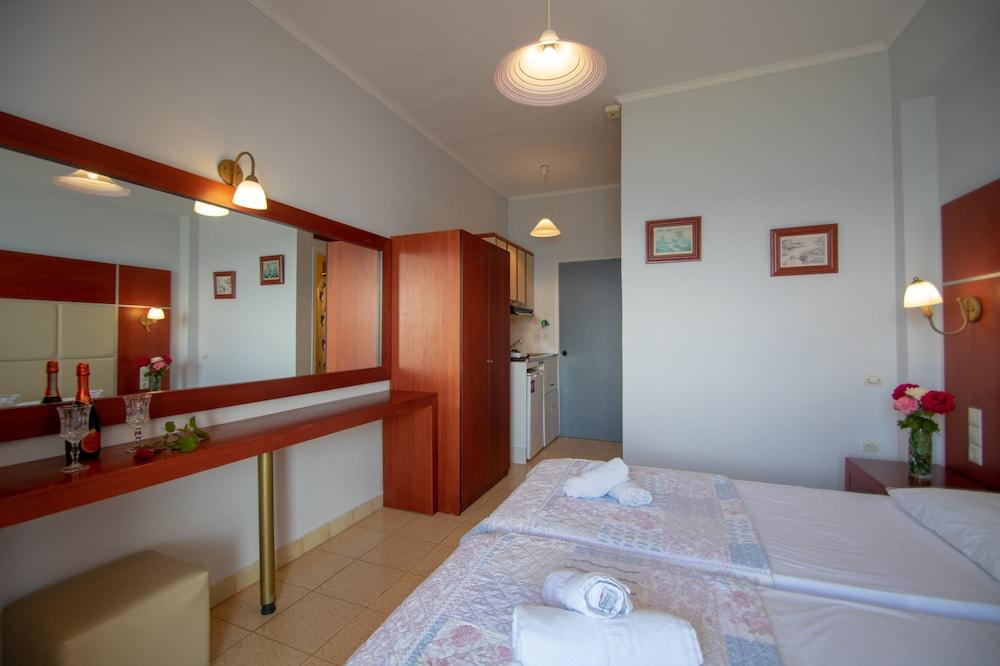 Agoulos Beach Hotel Argási Eksteriør bilde