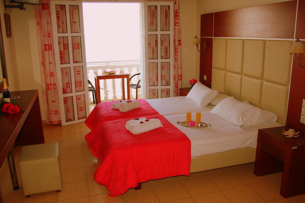 Agoulos Beach Hotel Argási Eksteriør bilde